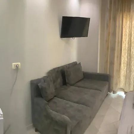 فندق Erjani 4*